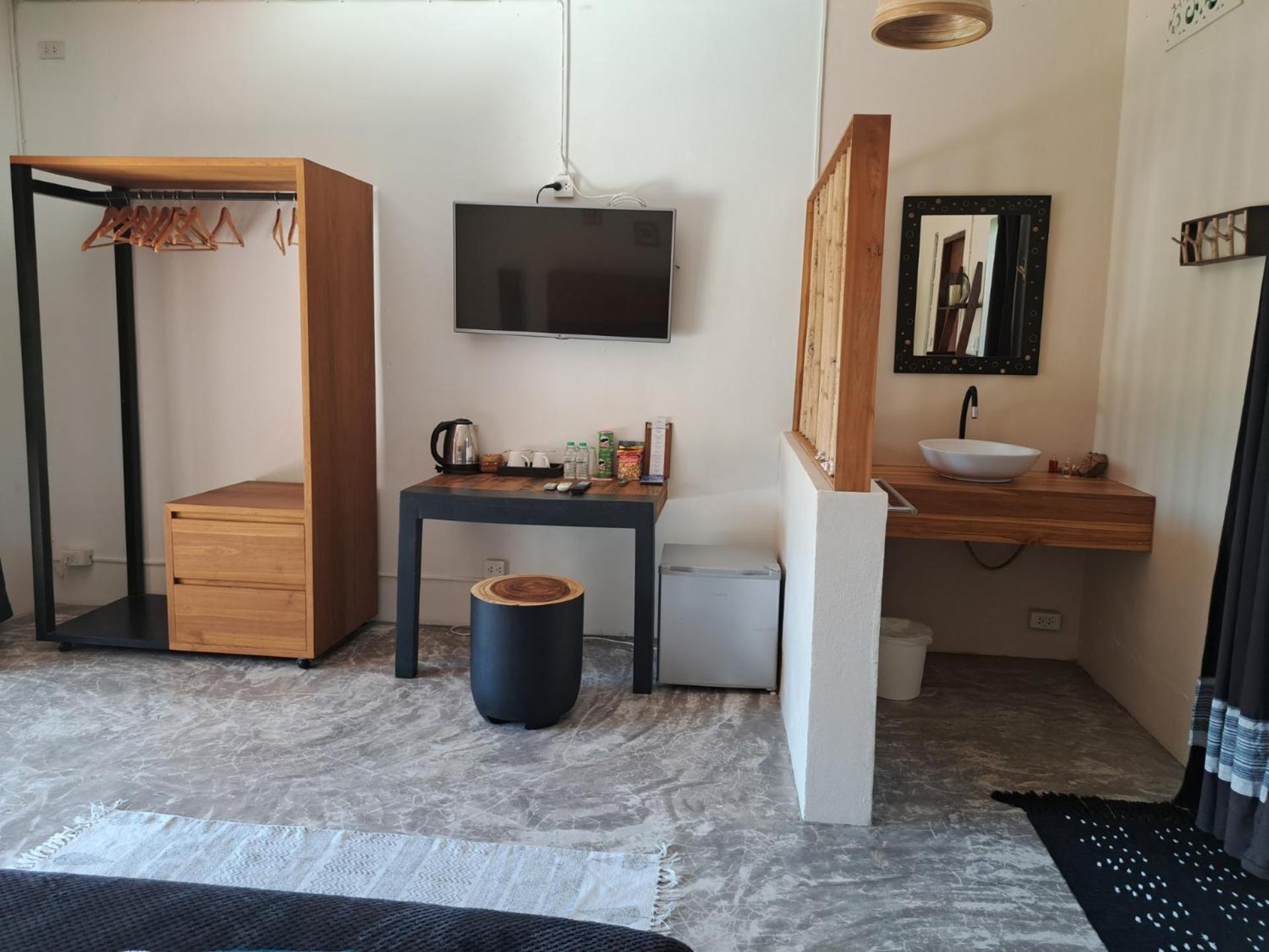 Laura Guest House-Adult Only- Hua Thanon  Exterior photo