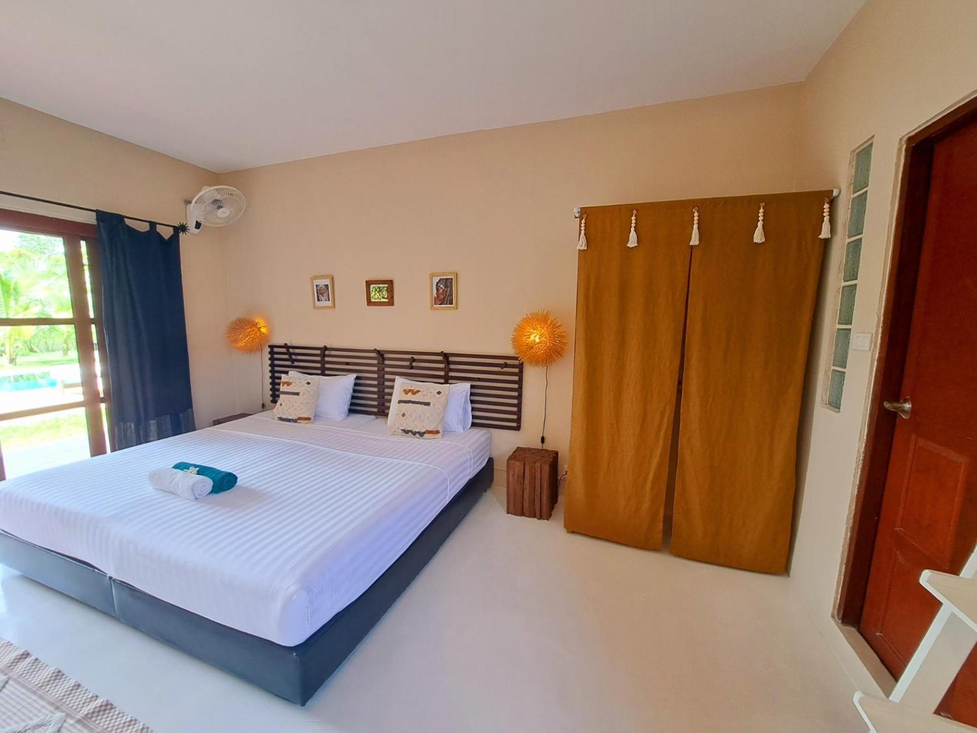Laura Guest House-Adult Only- Hua Thanon  Exterior photo